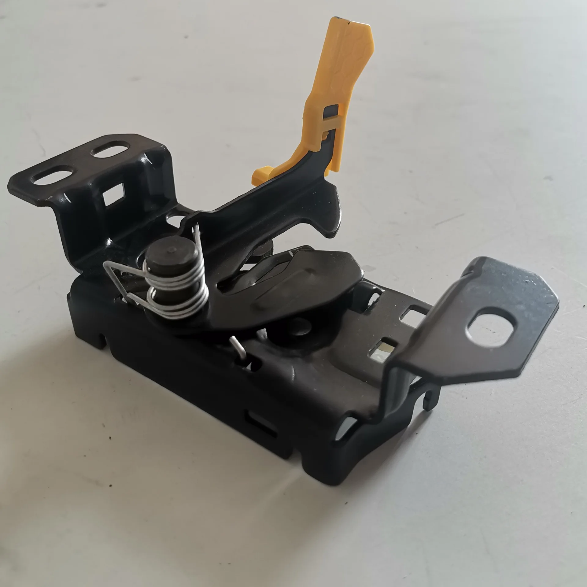 1778803000 новый высококачественный Замок капота для Mercedes Benz W177 W118 W247