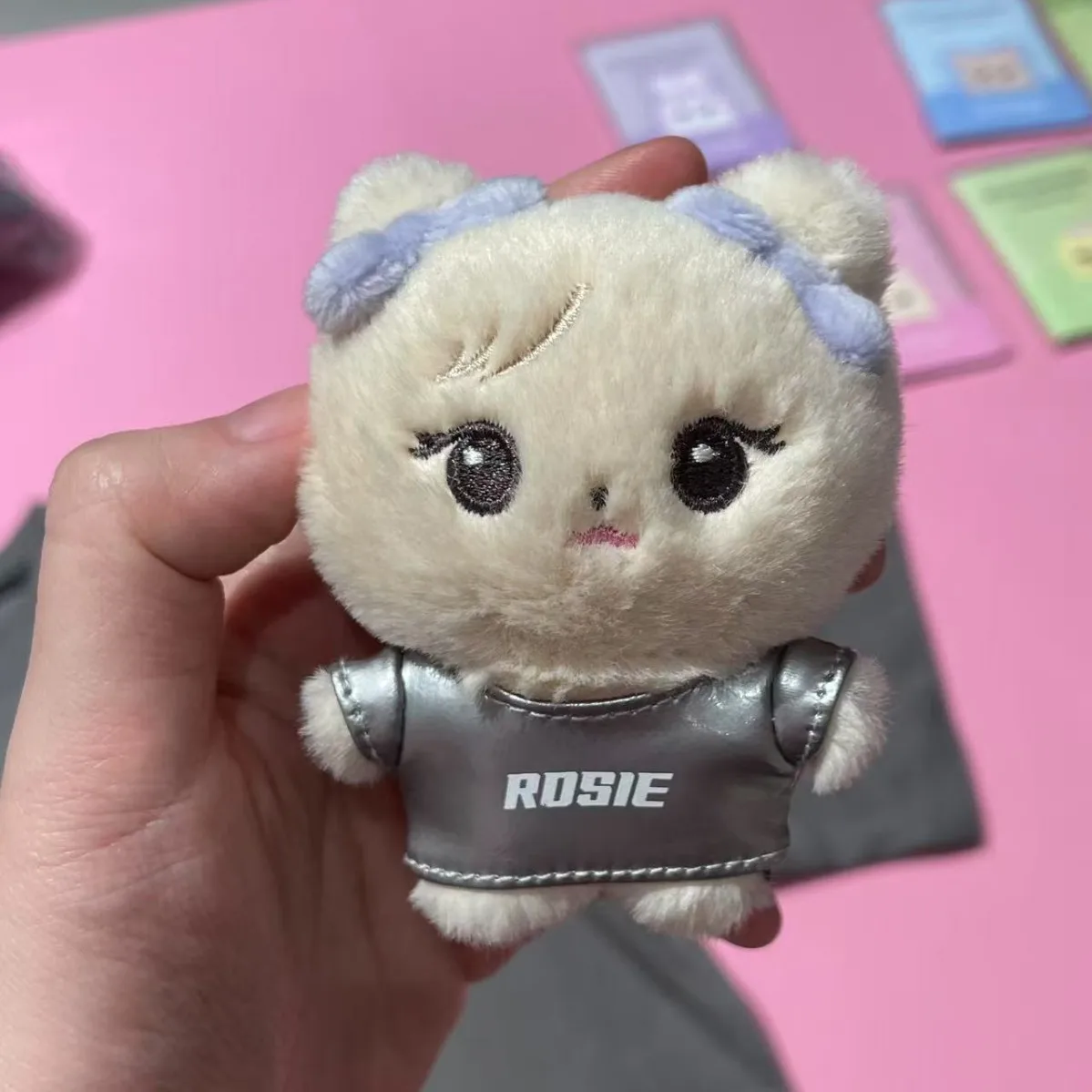 Новая розовая плюшевая кукла BORN PINK: плюшевые игрушки Джинни, Лиса, Розэ, Джису, милые мягкие игрушки, подарки для фанатов (art.: 3920d8d7d25cd) - 3920d8d7d25cd