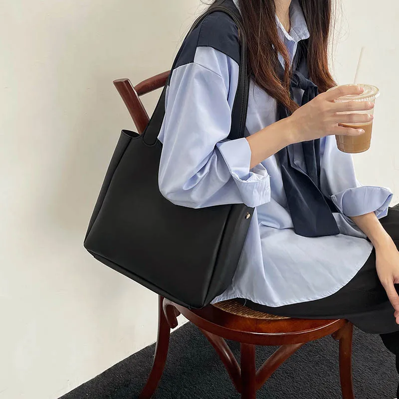 2022 New Fashion Casual Travel Shopping Bag for Women Handbag PU Leather Armpit Shoulder Bags Zipper Female Hand Tote Purse