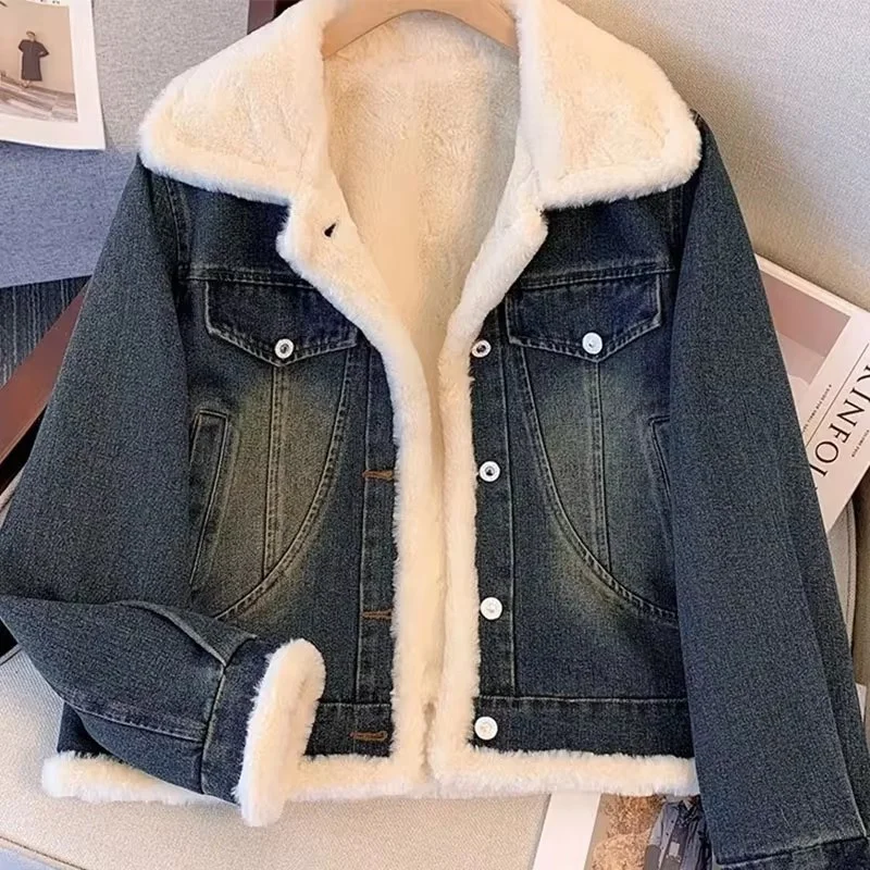 Женская джинсовая куртка с бархатной подкладкой