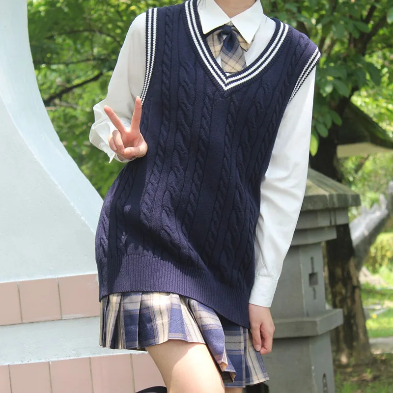 Женский трикотажный жилет с V-образным вырезом без рукавов |