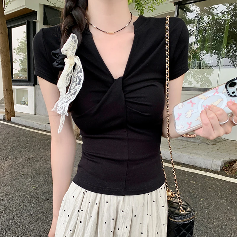 Женская футболка с V-образным вырезом коротким рукавом