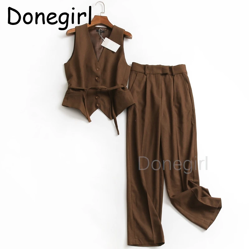 Базовая майка с V-образным вырезом