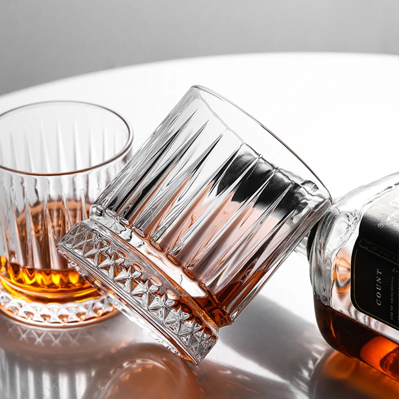 Стеклянная чашка для виски