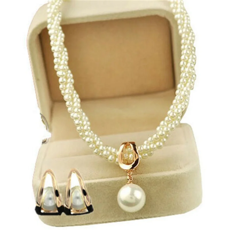 

Earrings & Necklace Jewellery Pearls & Gold Luxury White Cream Suit Set Stud