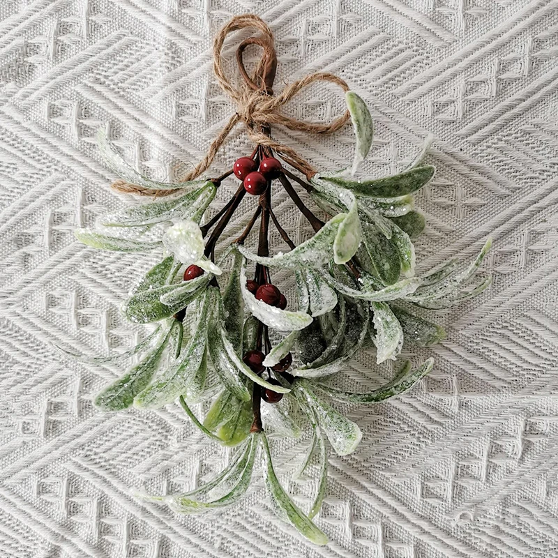 

Искусственная ветка омелы