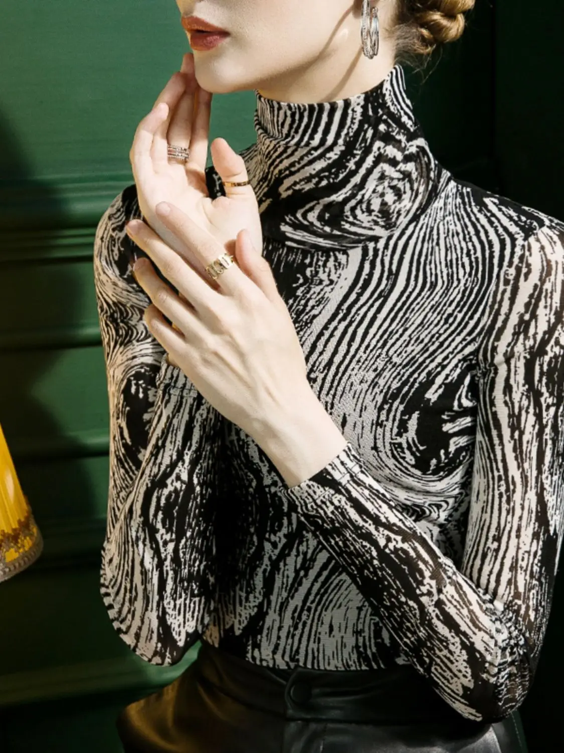 2024 Сетчатая футболка с высоким воротом женская облегающая принтом в западном