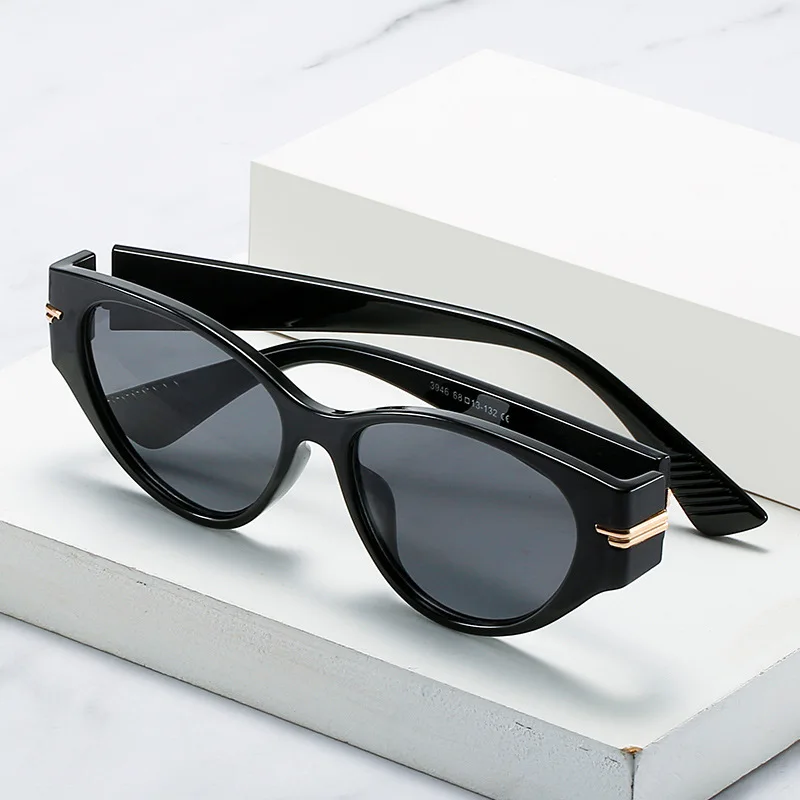 

Fashion Vintage Small Frame Cat Eye Sunglasses Women For Men Luxury Brand Designer Travel Rivet Sun Glasses Shades UV400 Gafas