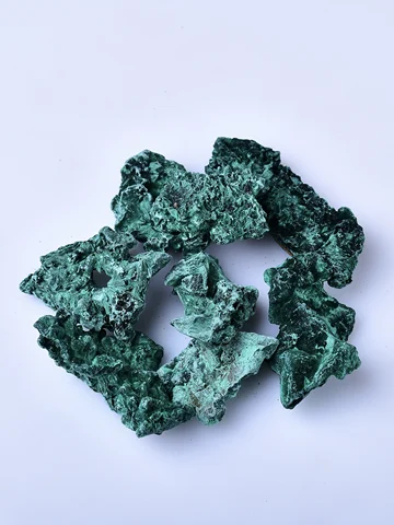 Натуральный малахит для декора