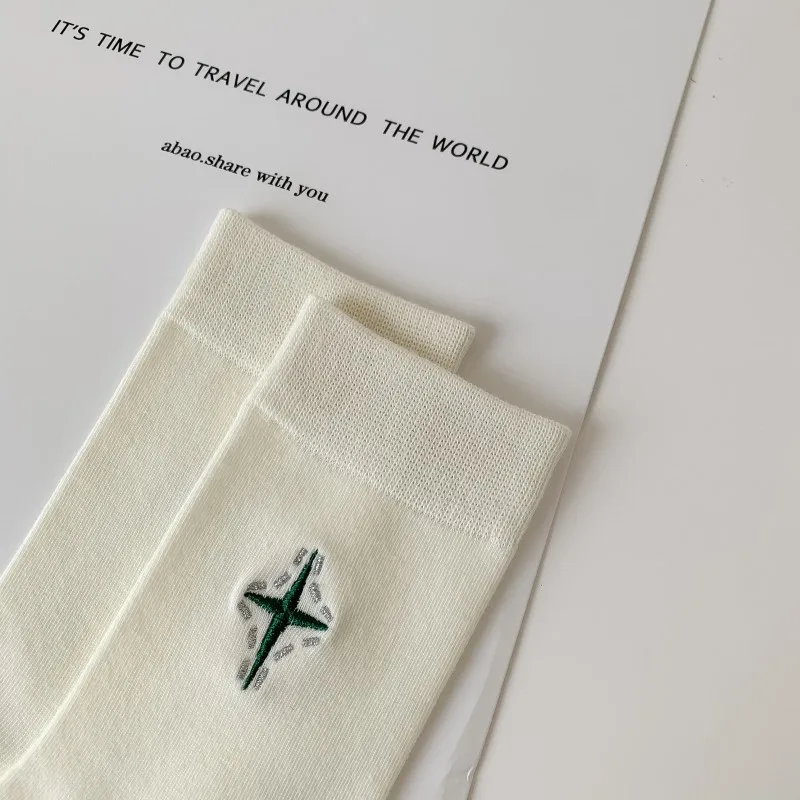 Fashion High Quality New 2023 Cotton Women's Socks Set Simple Embroidery Black White Heart Cotton Socks 4 Pcs Female