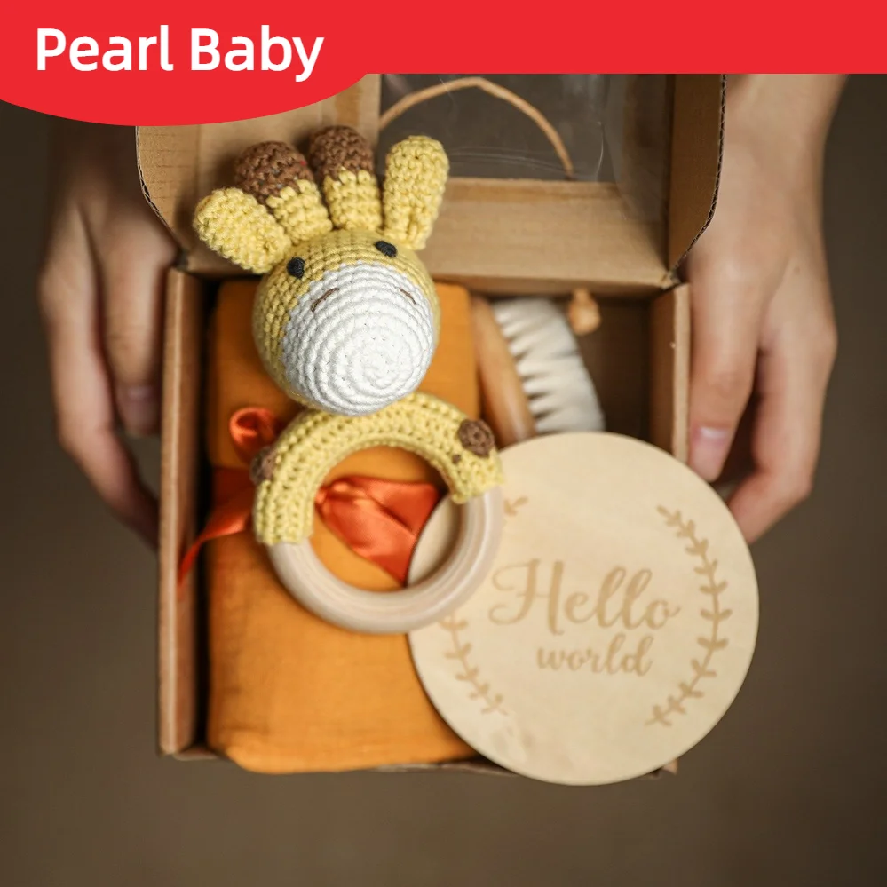 Newborn Premium Bath Toy Gift Box Cozy Cotton Bath Towel Soft Shower Brush Baby Pacifier Clips Chain Baby Gift Box Exquisite Set