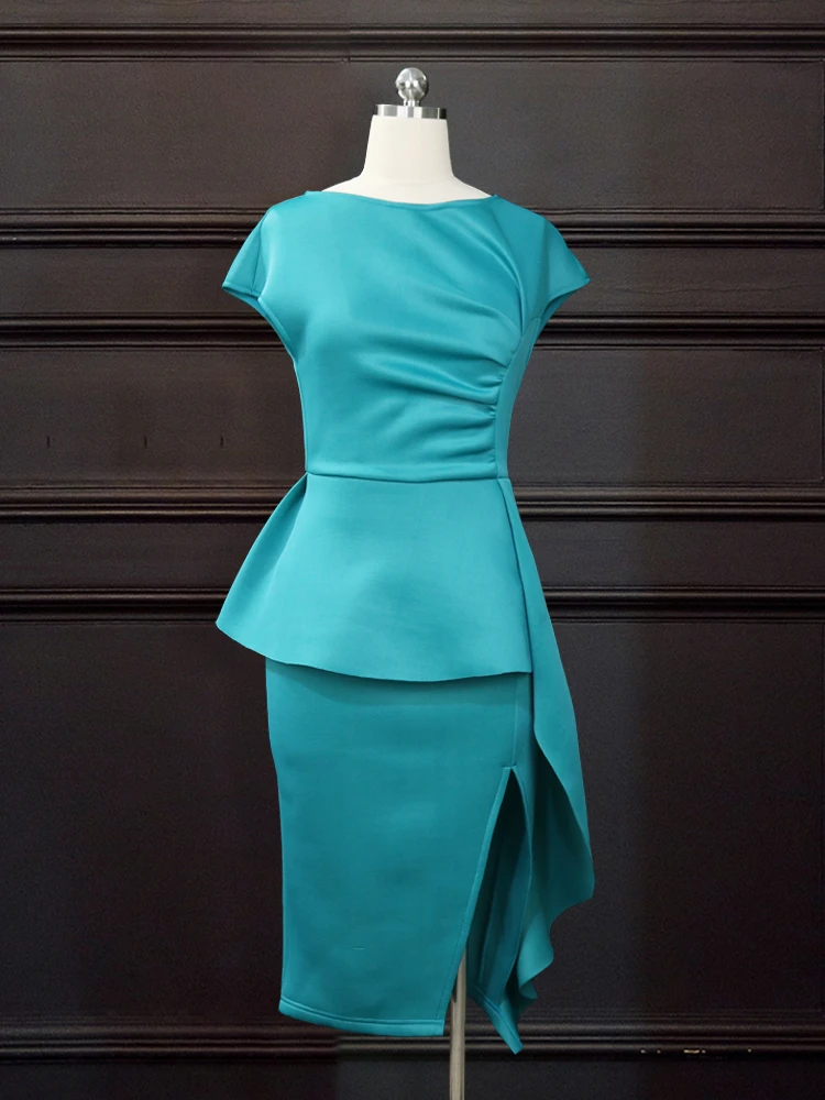 Соблазнительные облегающие платья с коротким рукавом разрезом на бедрах