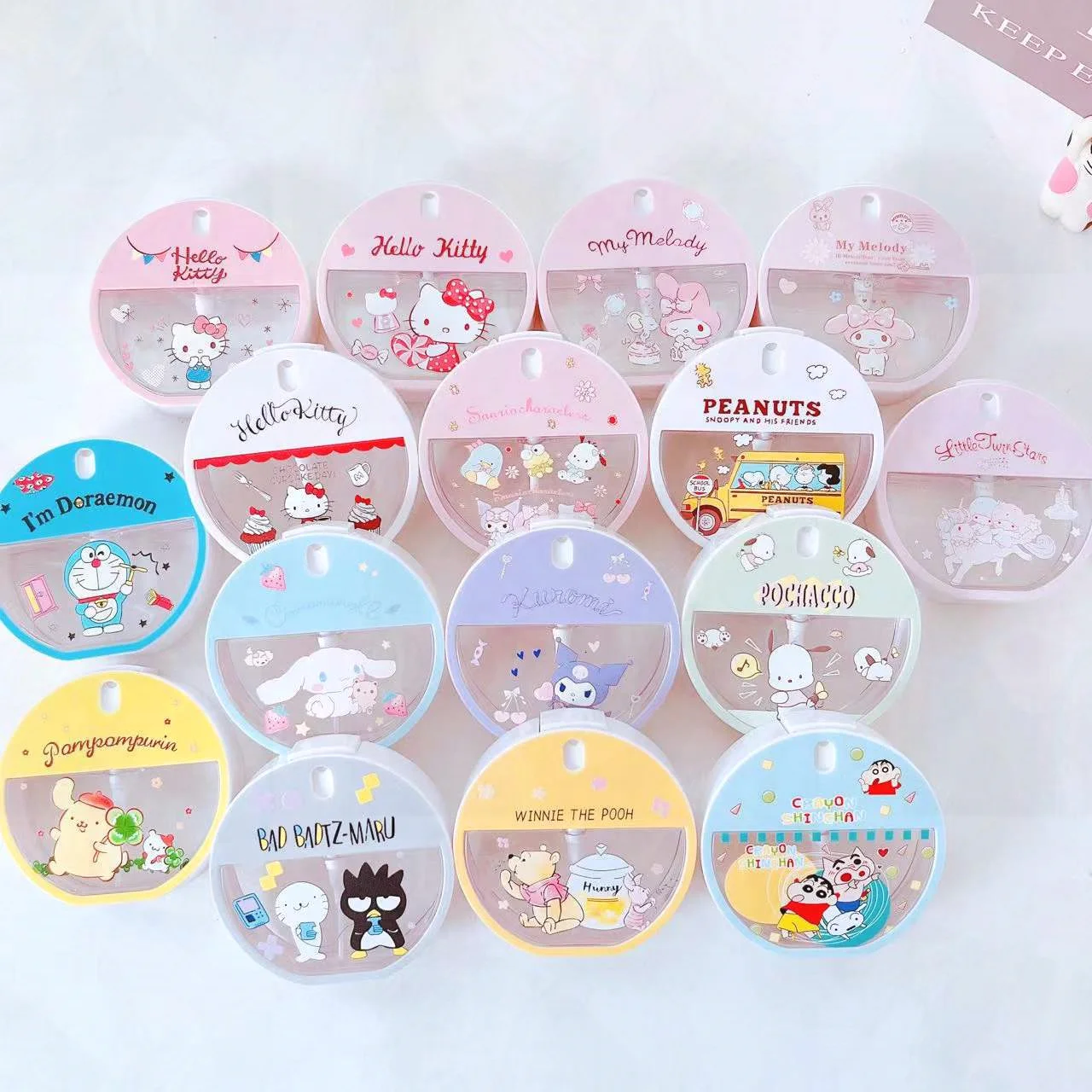 

Симпатичная дезинфекционная бутылка Sanrio, портативная круглая бутылка с разрезом, распылитель для воды для макияжа, многоразовые товары для...
