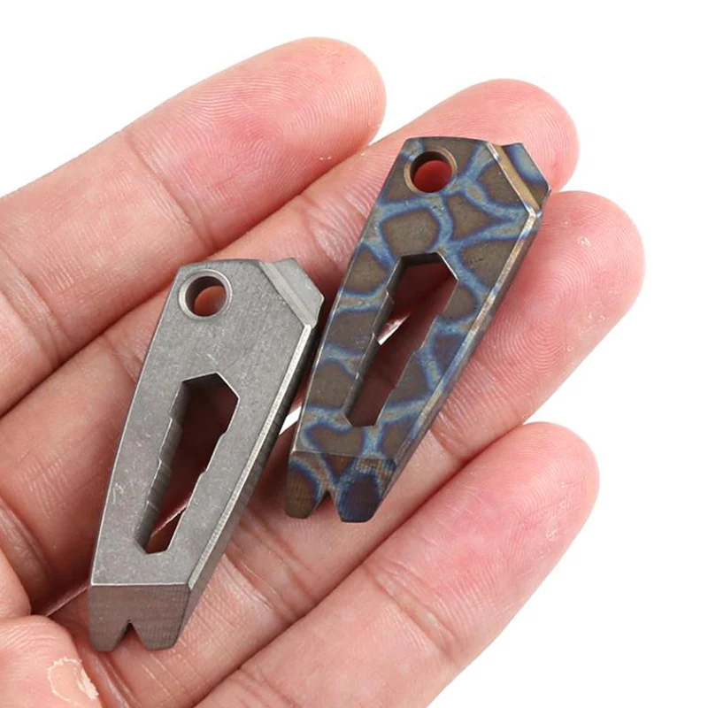 

Mini Multifunctional Titanium Alloy EDC Tool Key Chain Gadget Outdoor Carry-on Defensive Pendant Pocket Self-Defense Tools