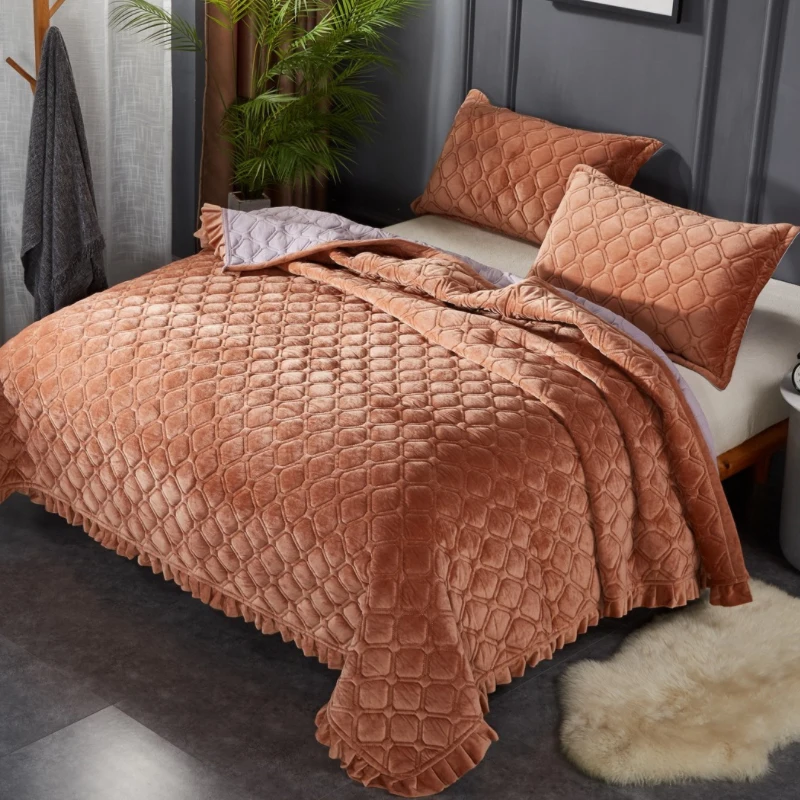

Luxury Bedspread on The Bed Super King Queen Size Quilt Winter Velvet Plaid Bed Cover Non-Slip Flannel Mattress Cover Blankets