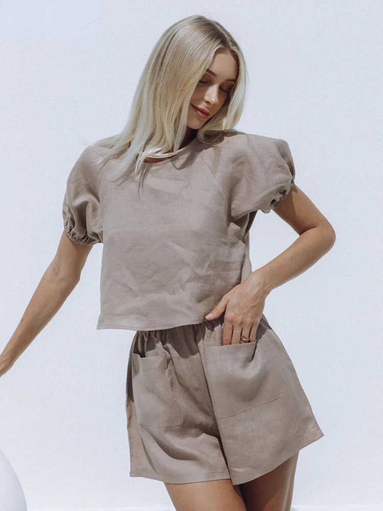 

Bornladies Summer Short Sleeve Tops Set Woman 2 Pieces Casual Khaki High Wiast Shorts Set Female Elegant Simple Suits Shorts