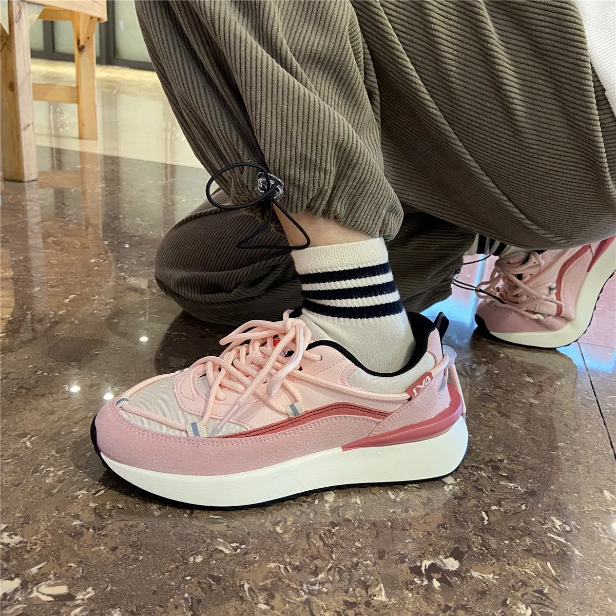 

Spring New Sport Couple Sneakers Women 2022 Thick Bottom Breathable Running Vulcanize Shoes for Girl Tennis Running Lightweight