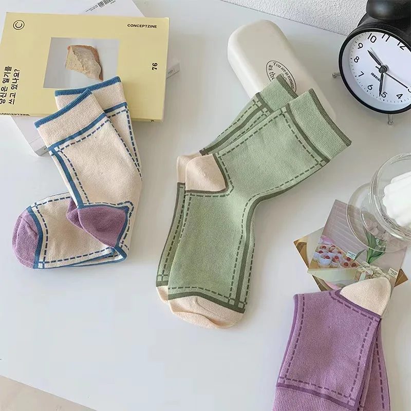 

Women's Spring and Autumn Contrast Color Fashion Socks Splicing Dashed Mid Length Socks Personalized Line Colored Cotton Socks