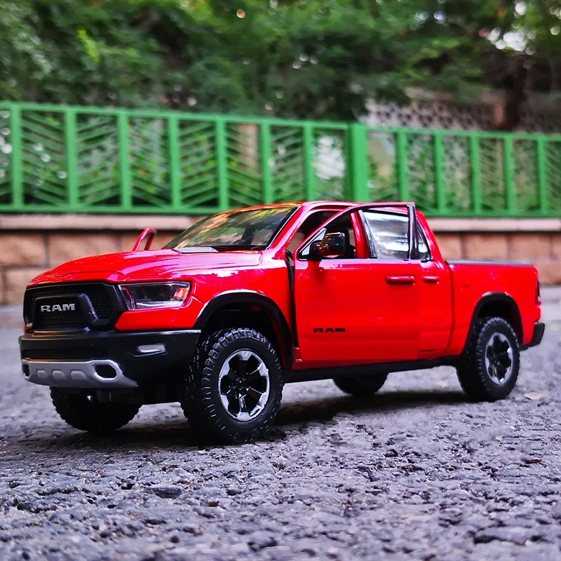 1:24 Dodge RAM 1500 Rebel пикап модель автомобиля из сплава литая игрушка внедорожник