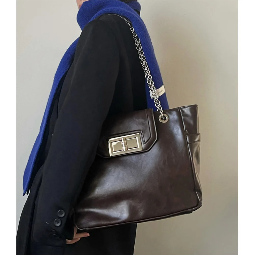 Модные сумки на плечо с цепочками для женщин 2022 трендовая дизайнерская