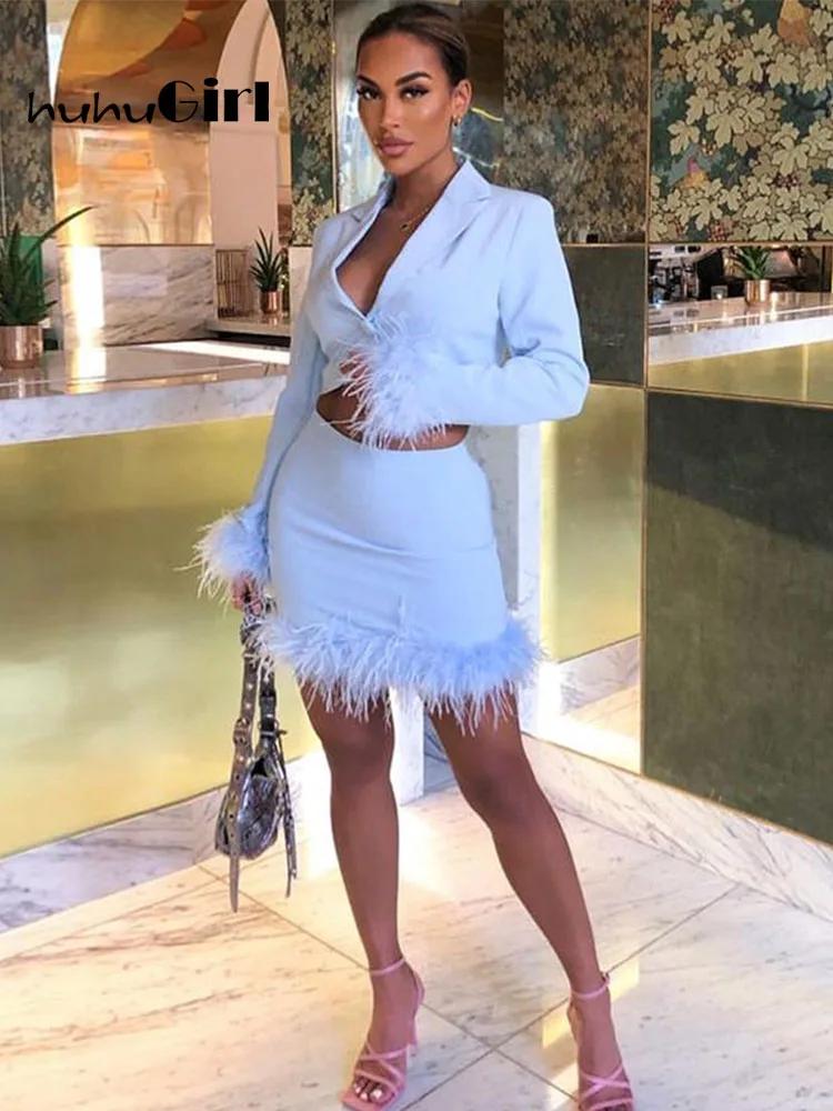 

Женский офисный костюм-двойка Huhugirl, осенний костюм из двух предметов с юбкой, модный короткий топ в обтяжку и юбка с перьями, сексуальные кос...