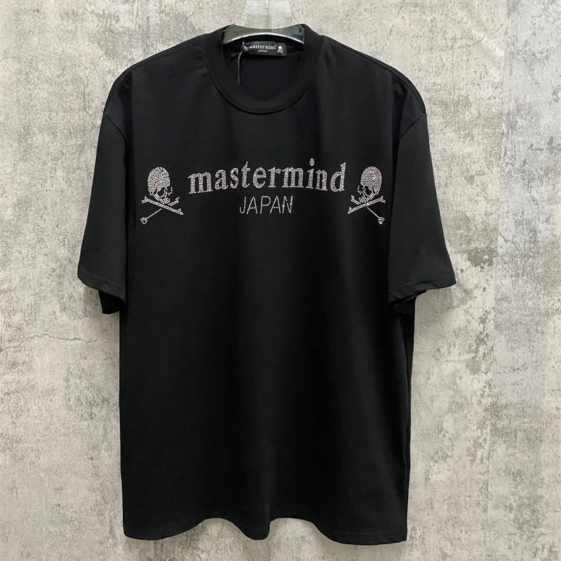 

Мужская и женская хлопковая Футболка Mastermind, футболка с коротким рукавом и круглым вырезом, украшенная бусинами, с буквенным принтом, 2023