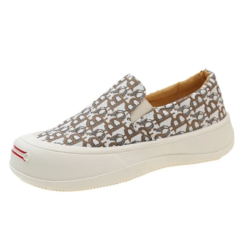 Женские парусиновые туфли без застежки с круглым носком и надписью весна 2024