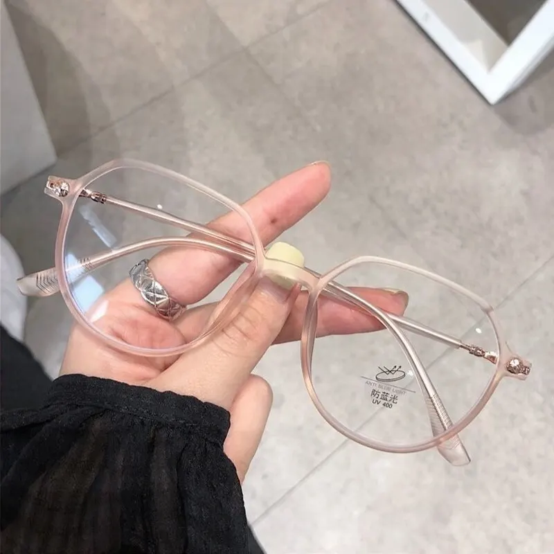 Женские очки в оправе