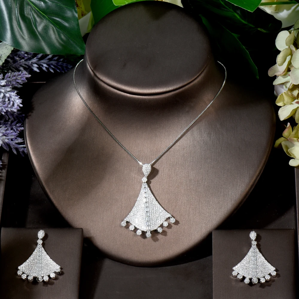 

Fashion 2PCS Fan Shape Shiny CZ Rhinestone Pave Necklace Earring Jewelry Set For Wedding Dress Accessories colares femini N-656