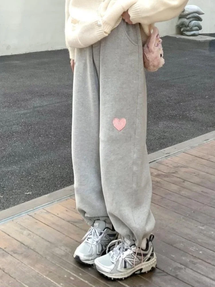 

HOUZHOU Kawaii Winter Oversize Gray Women Jogging Sweatpants Korean Fashion Heart Embroidery Fleece Warm Joggers Sports Pants