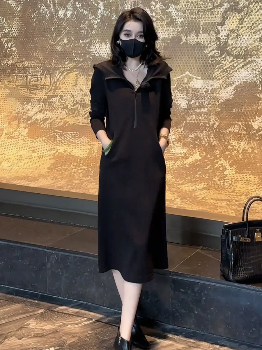 Необычное однотонное платье-свитер с капюшоном женское платье весны и осени 2025