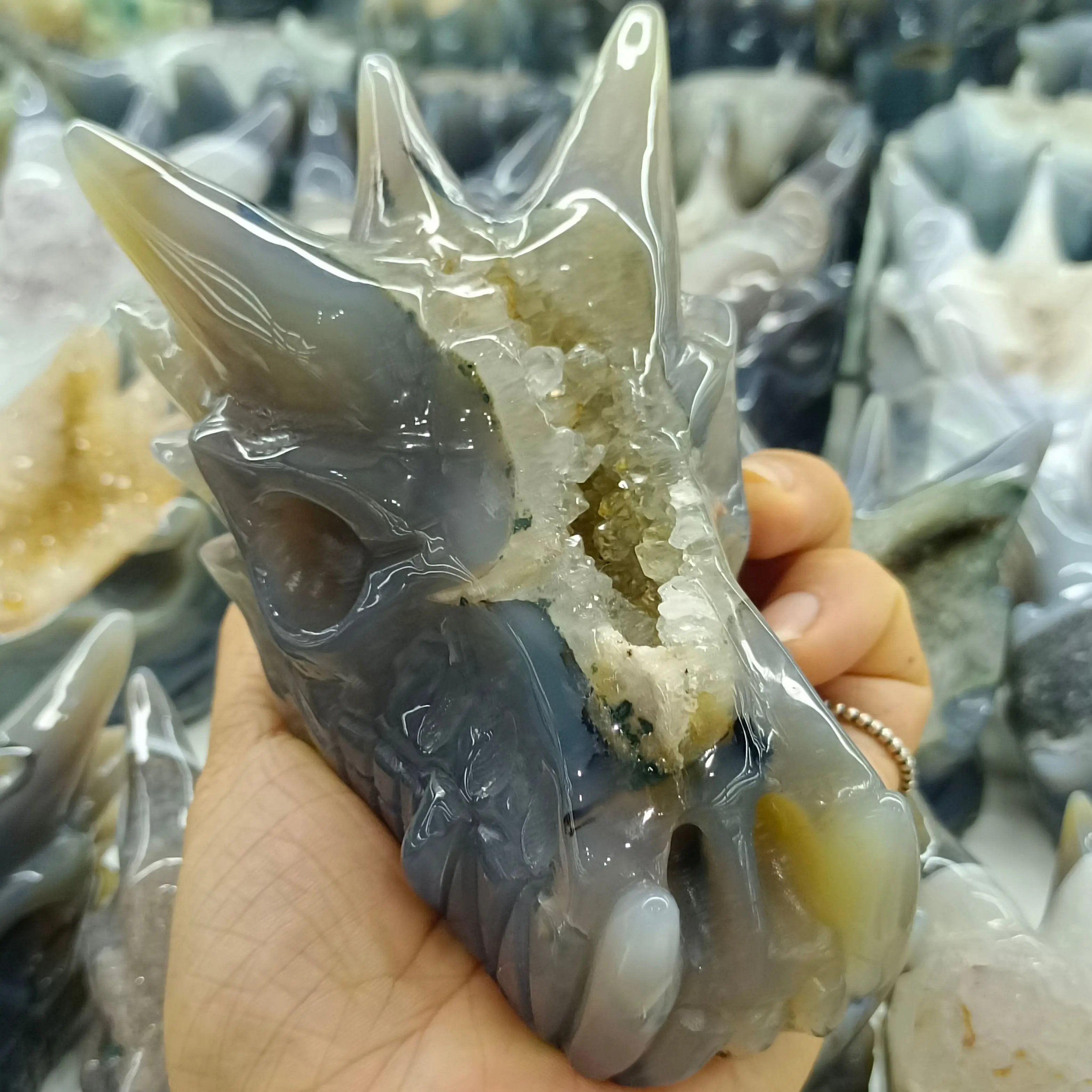

Natural Agate Geode Stone Ore Hand Carved Keel Crystal Energy Home Office Study Decorative Arts And Crafts Feng Shui Ornaments