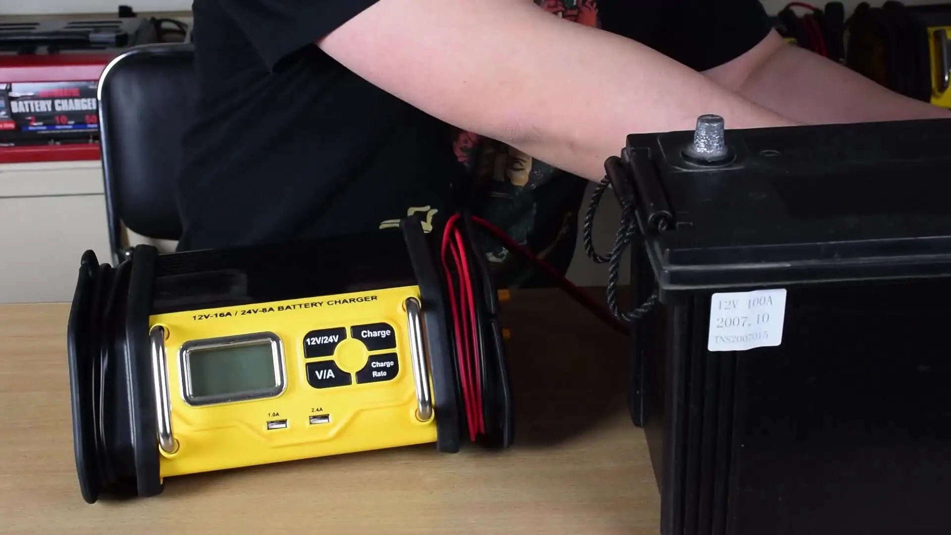 

LCD battery charger 12V/24V 8A/16A car Battery fast Charger