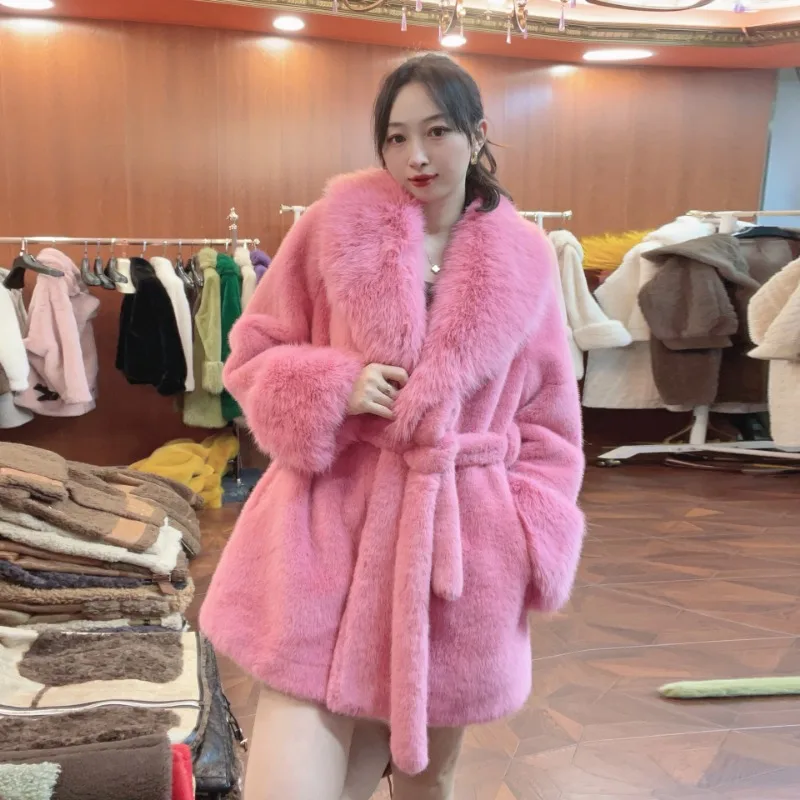 2024 осень и зима новое утягивающее меховое пальто средней длины с золотым