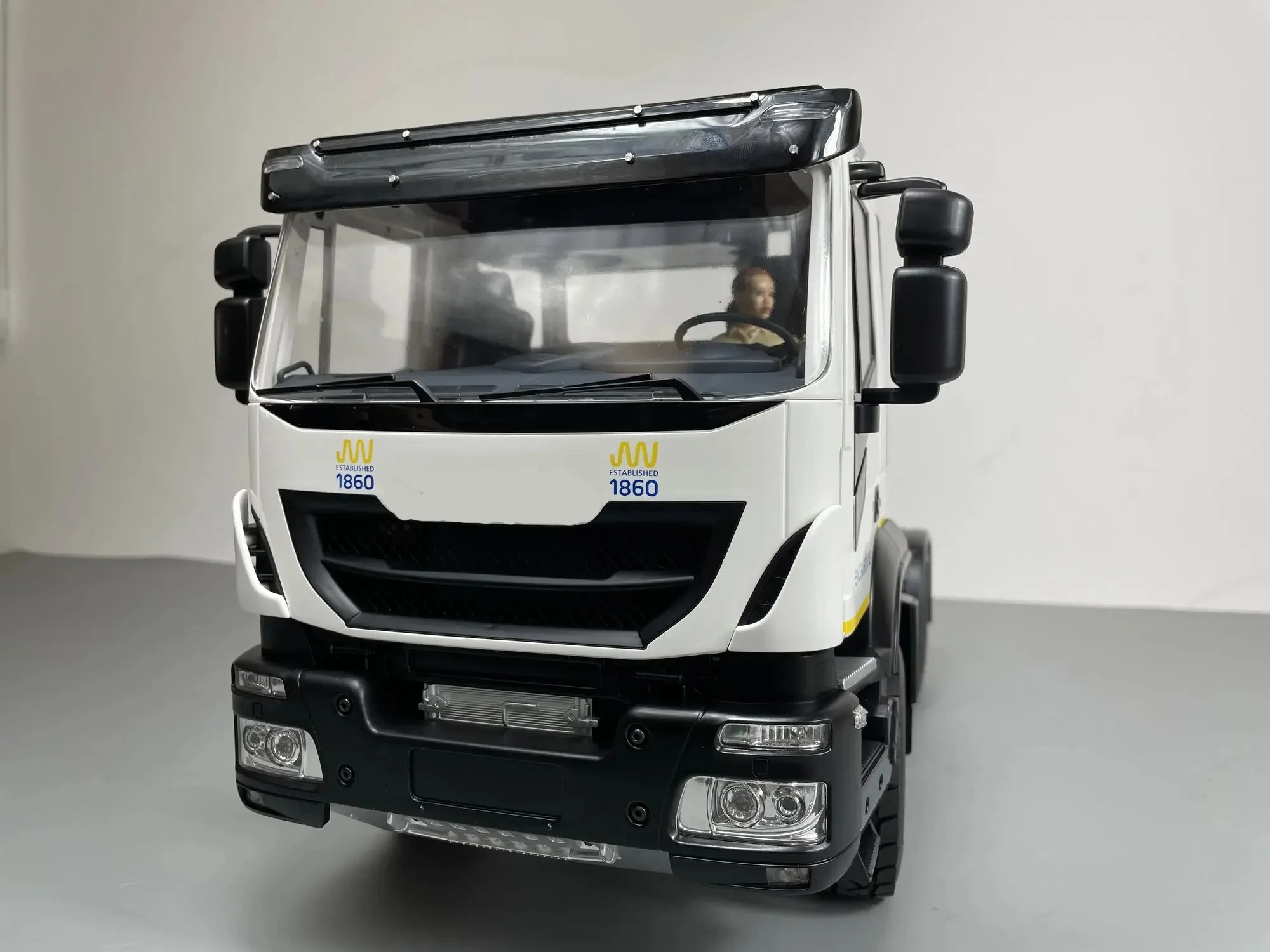 Модель грузовика 4x2 модель трактора буксировочная головка Металлическое шасси