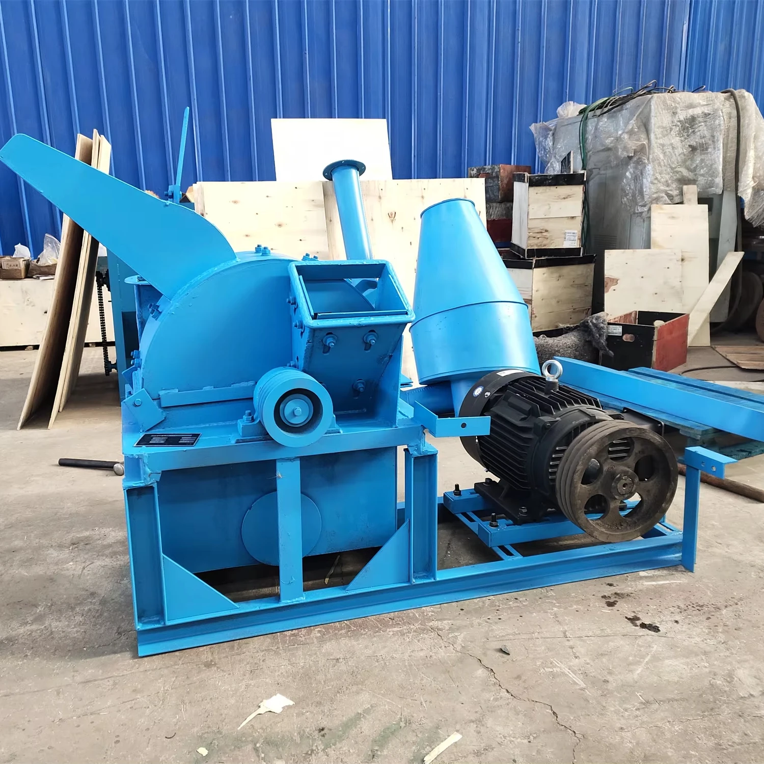 Заводская поставка Многофункциональная древесная стружка Солома Корм для