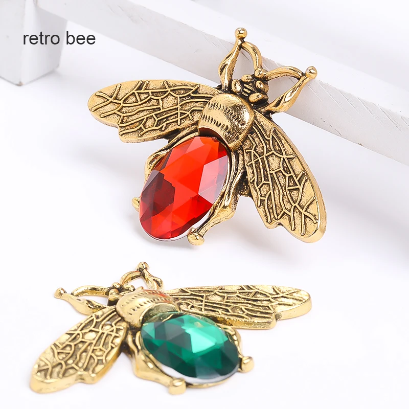 

35x47MM Retro Flying Bee Vintage Crafts Boutique Charms Accessories Part Phone Patch Emerald Light Siam Bulk Wholesale Items