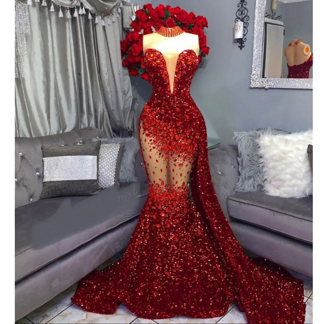 

Elegant Red Mermaid Evening Dresses Sheer Neckline Lace Appliqued Long Sleeve Prom Dress Low Split Sweep Train Arabic Formal