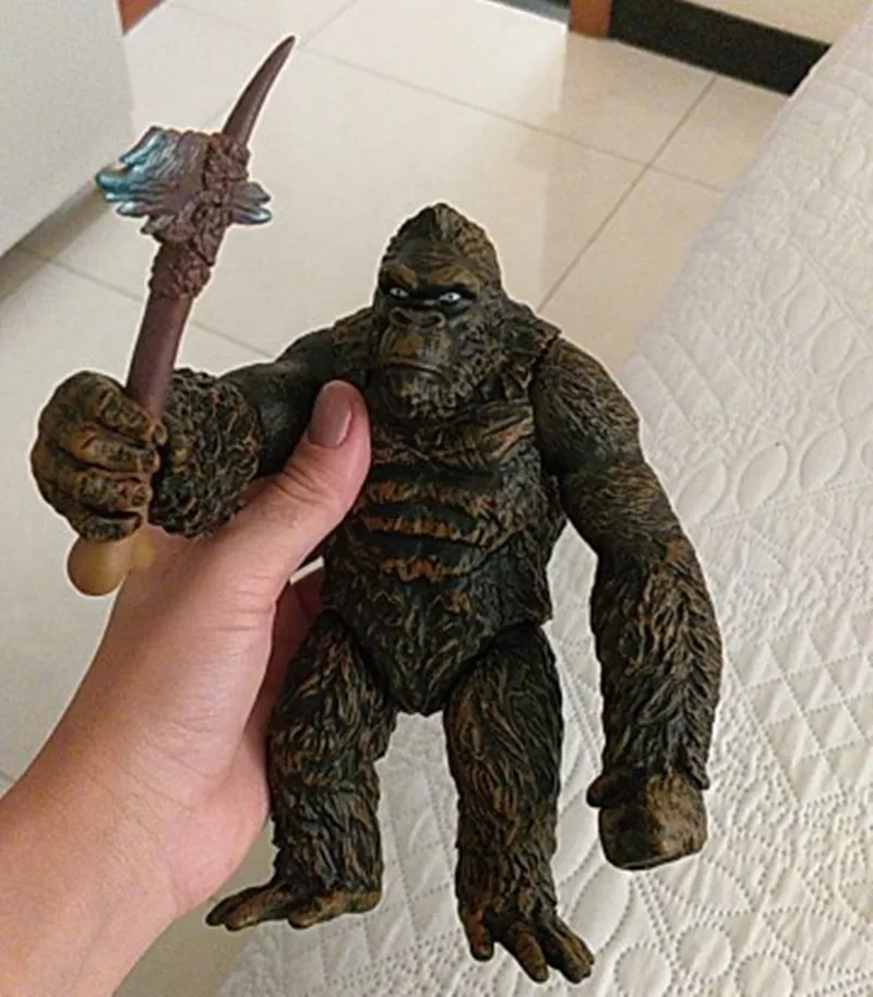 

17cm Movie Skull Island orangutan Action Figure Toy Gorilla Collection Model Weapon combat version Kingkong Figurine PVC doll