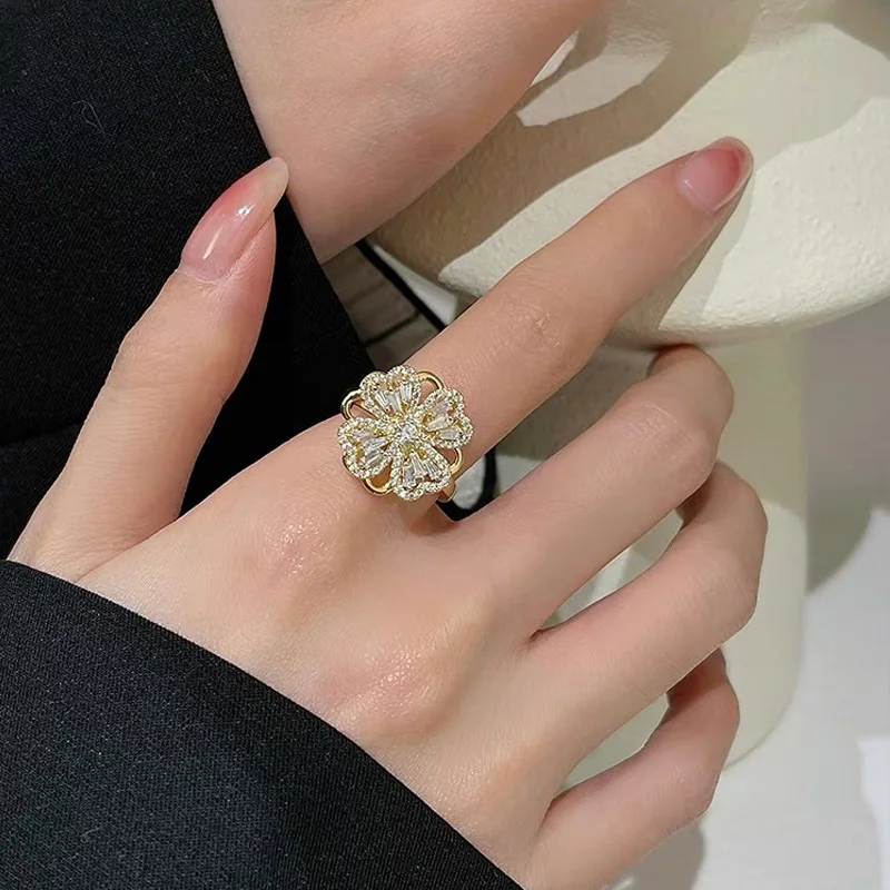 

Niche design rotating four-leaf clover ring women's light luxury exquisite high-end index finger open ring