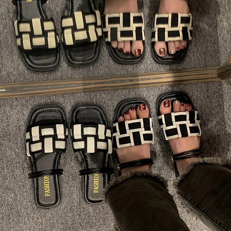 

Шлепанцы женские без каблука, роскошные сандалии, дизайнерские, римские скандалы из искусственной кожи, резина, базовые низкие тапки, лето 2023