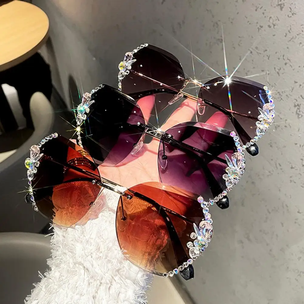 

Women Sunglasses Rimless Lightweight High Clarity Wide Cool Sun-resistant Windproof UV Protection Shiny Rhinestone Female Sungla
