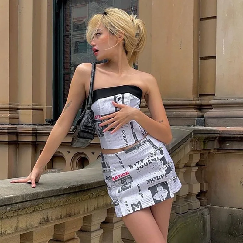 

European and American women's clothes 2020 summer new fashion sleeveless newspaper printed short skirt suit