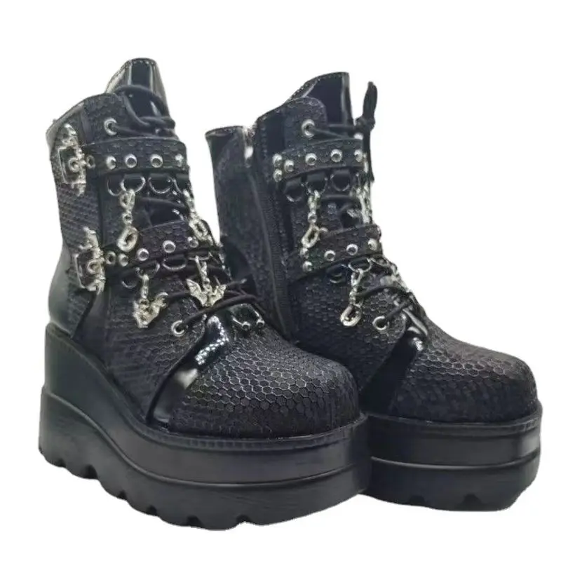 Женские ботинки на толстой подошве новинка 2024 короткие танкетке с пряжкой ремне