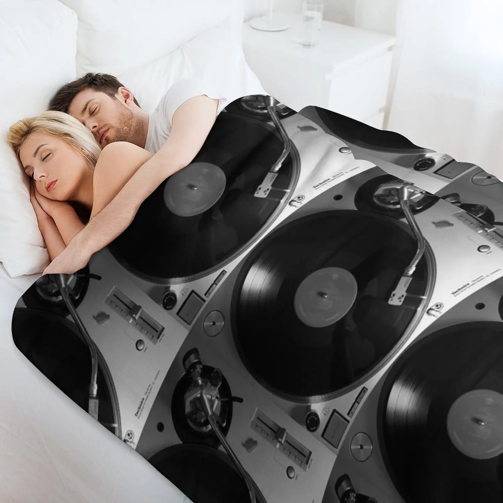 Фото Плед Technics SL-1200GR, мягкий теплый плед, подарок для дедушки и бабушки №4
