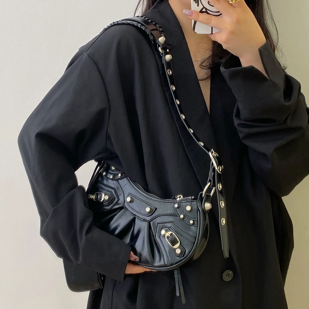 

Fashion Luxury Brand Designer Hobos Moto Style Women Shoulder Bag Rivet Crossbody Handbag Pleated