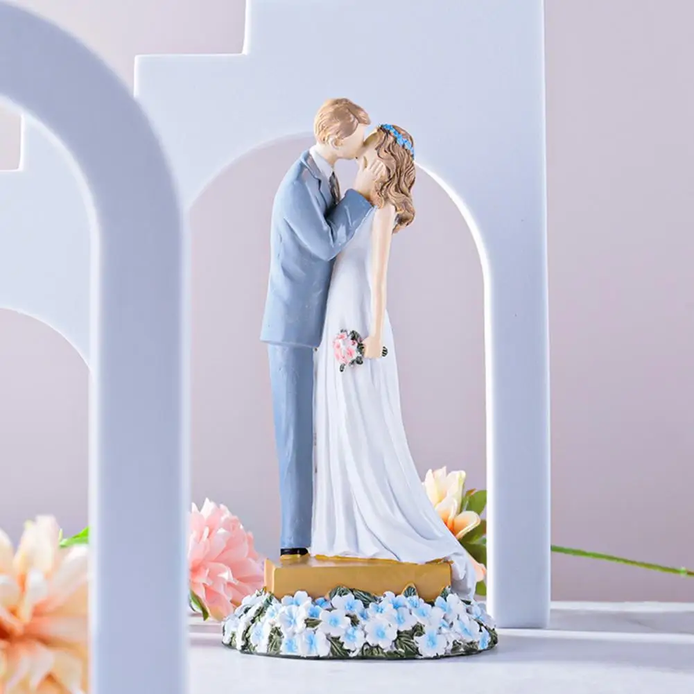

Statue Nordic Style Family Resin Figure Figurine Ornaments Fashionable Lovers Decoration Crafts Living Room Wedding Decor