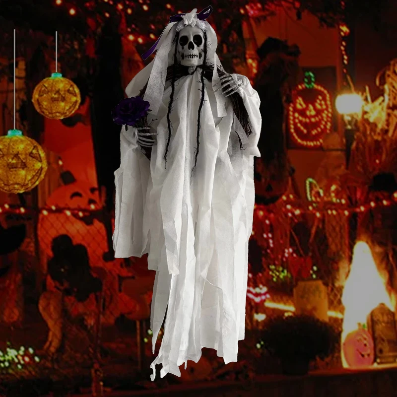 

Черный и белый подвесной призрак на Хэллоуин