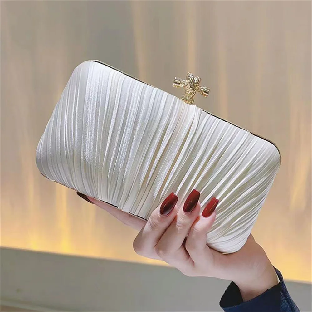 

New Pearl Fashion Handbag Dinner Bag Women's Handheld Bag Dress Banquet Paired With Small Square Bag