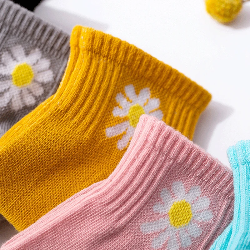 5Pairs Women Socks Summer Fashion Daisy Boat Socks Polyester Cotton Breathable Sweat-absorbing Casual Sock Ankle Sock for Womne